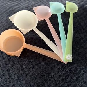Vintage Tupperware Measuring Spoons set of 5 Pastel